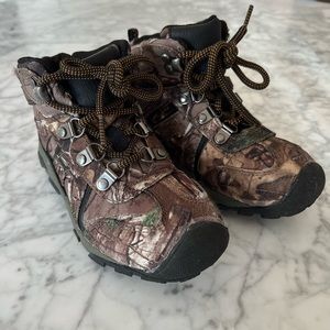 Camouflage Boys Winter Boots- little boys size 13
